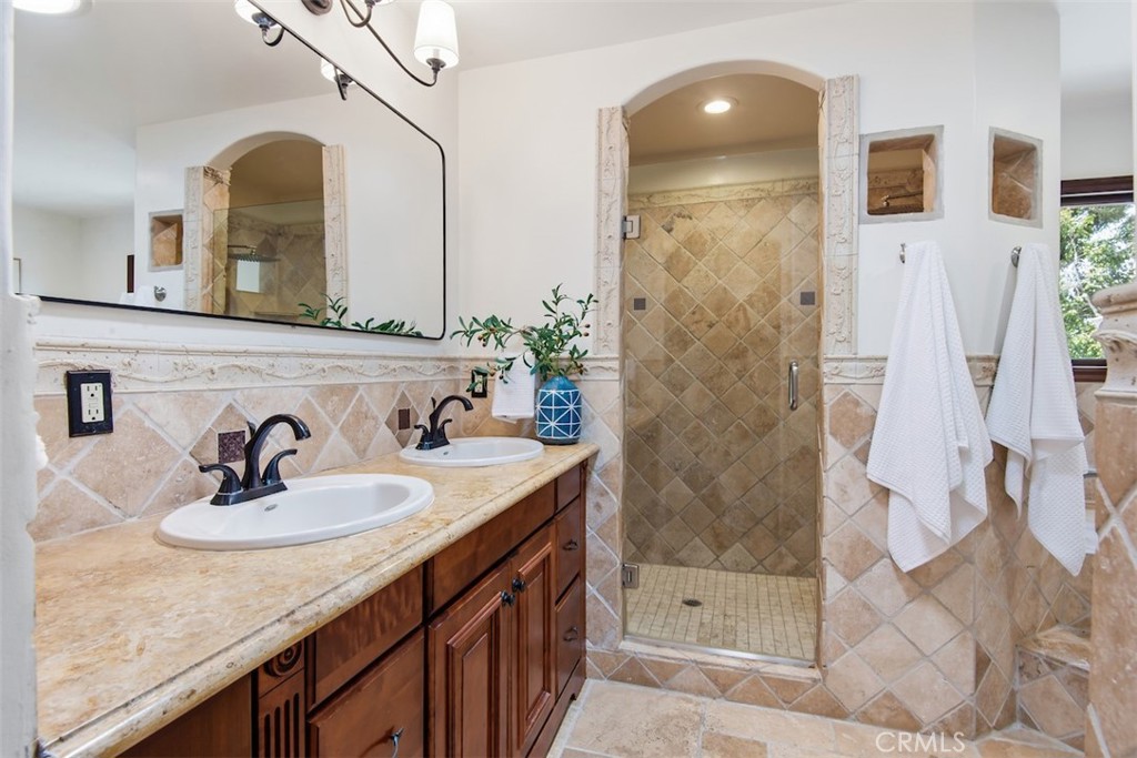 4221 E Massachusetts Street Property Photo 19