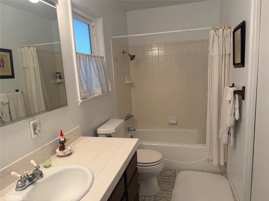 2864 W Monroe Property Photo 8