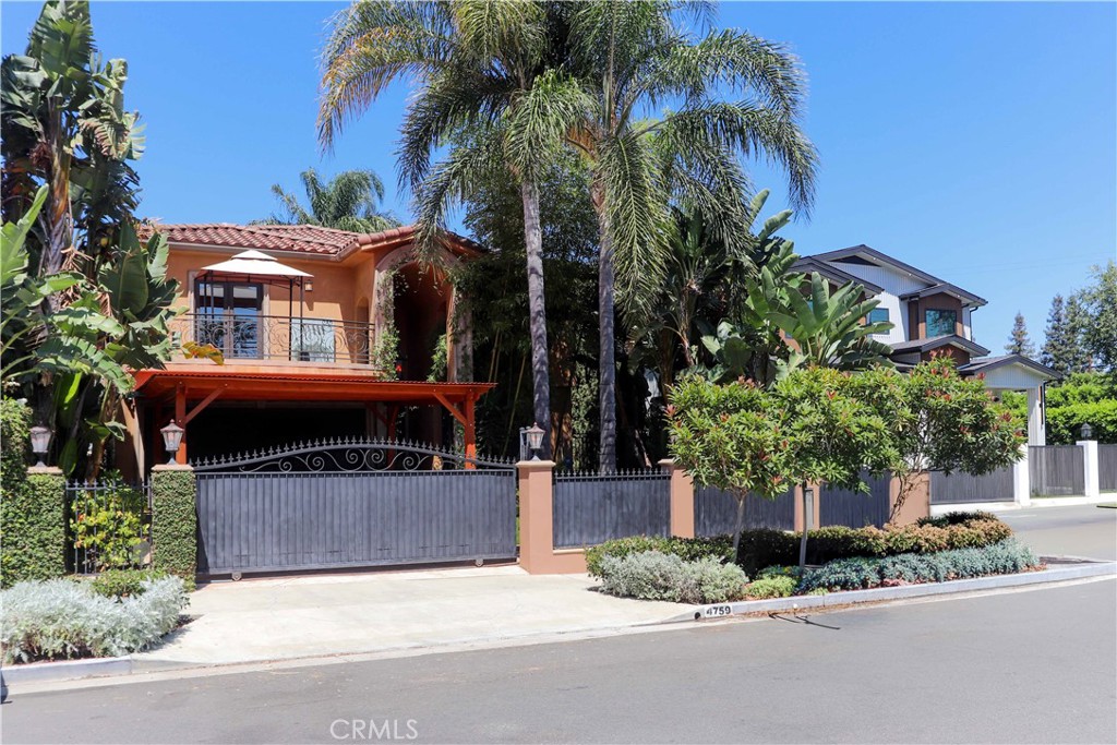 4759 Lemona Property Photo 2