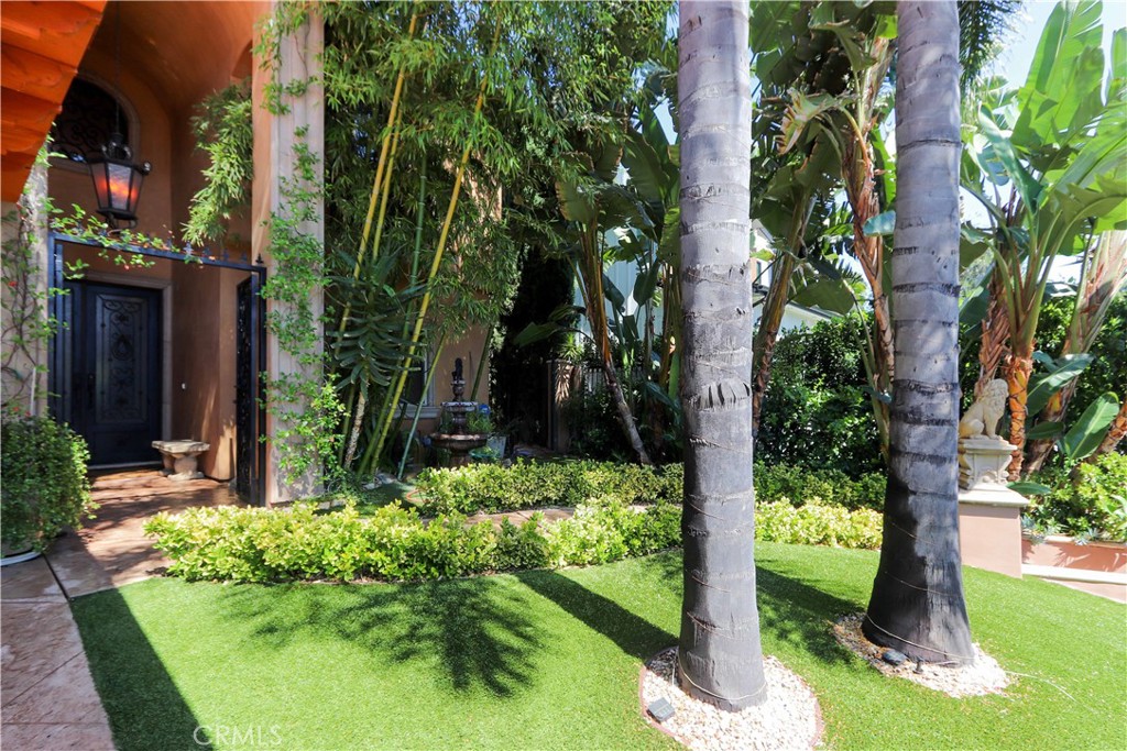 4759 Lemona Property Photo 3