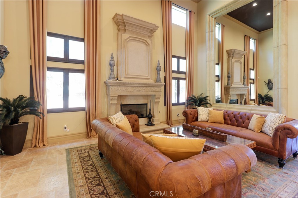 4759 Lemona Property Photo 8