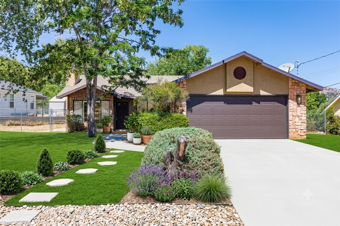 22917 Clover Spring Place Property Photo 1