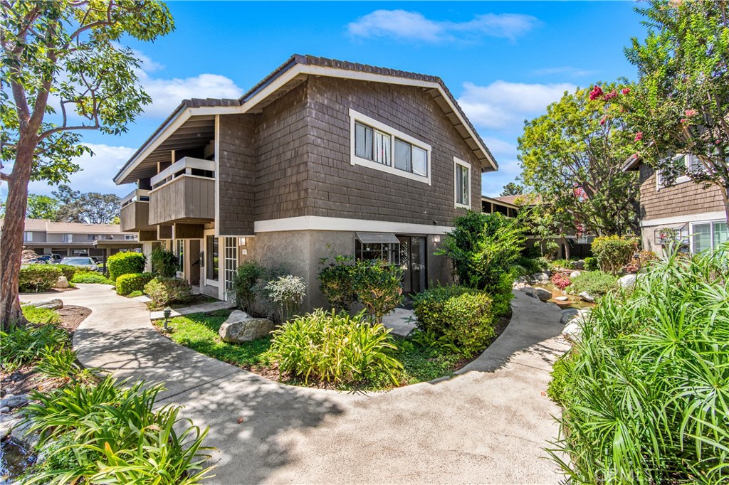 53 Streamwood Property Photo 1