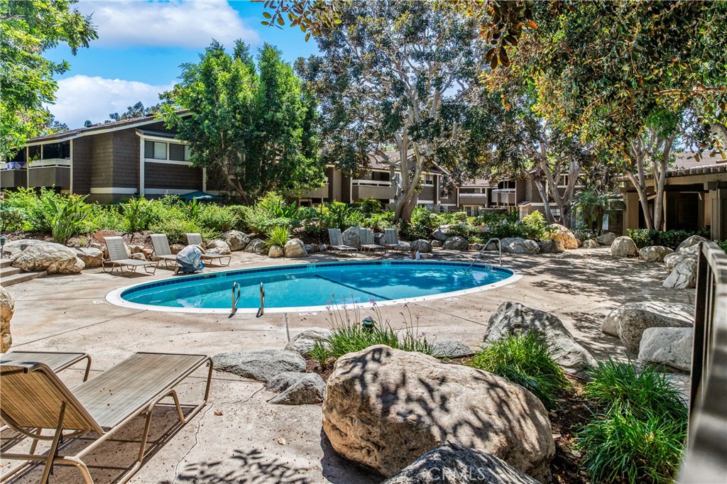 53 Streamwood Property Photo 36