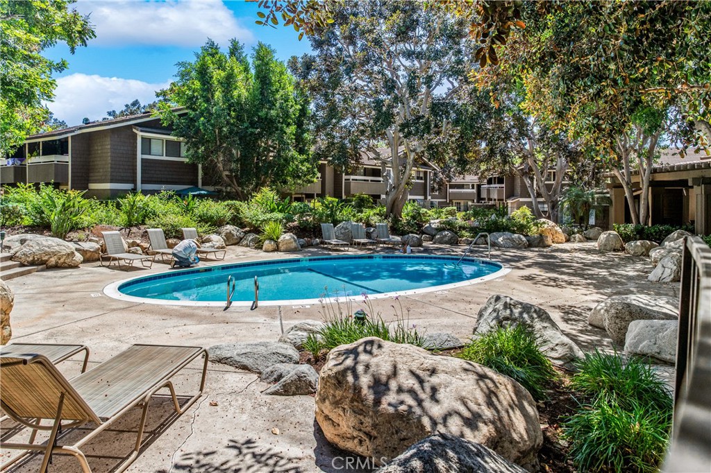 53 Streamwood Property Photo 36