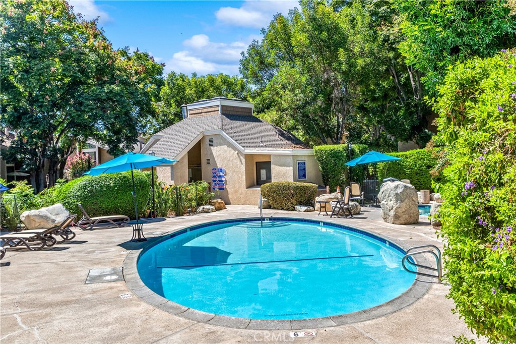 53 Streamwood Property Photo 39