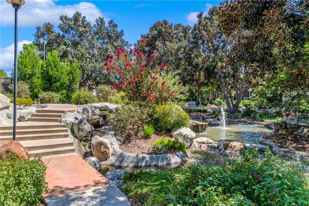 53 Streamwood Property Photo 40
