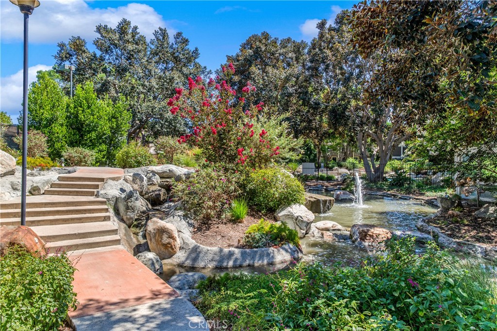 53 Streamwood Property Photo 40