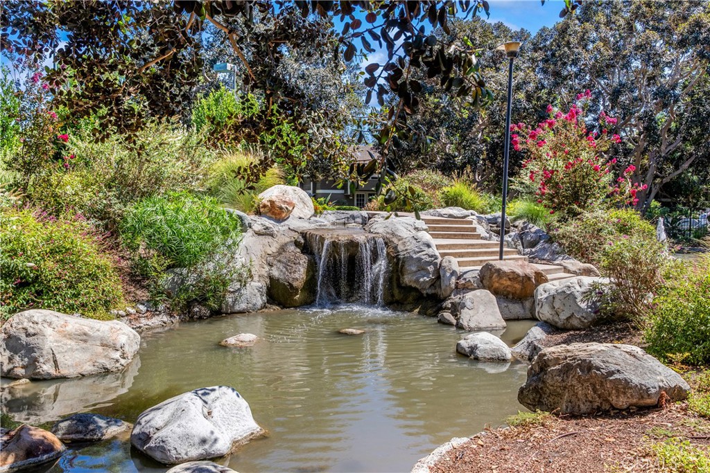 53 Streamwood Property Photo 41