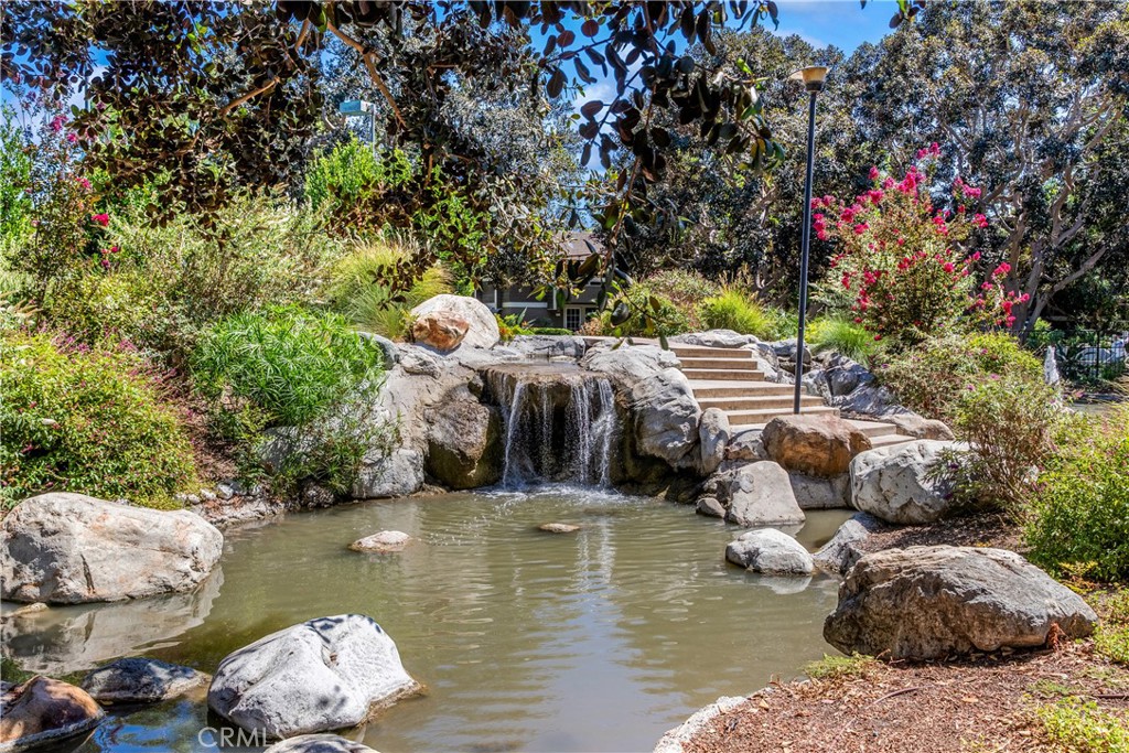53 Streamwood Property Photo 41
