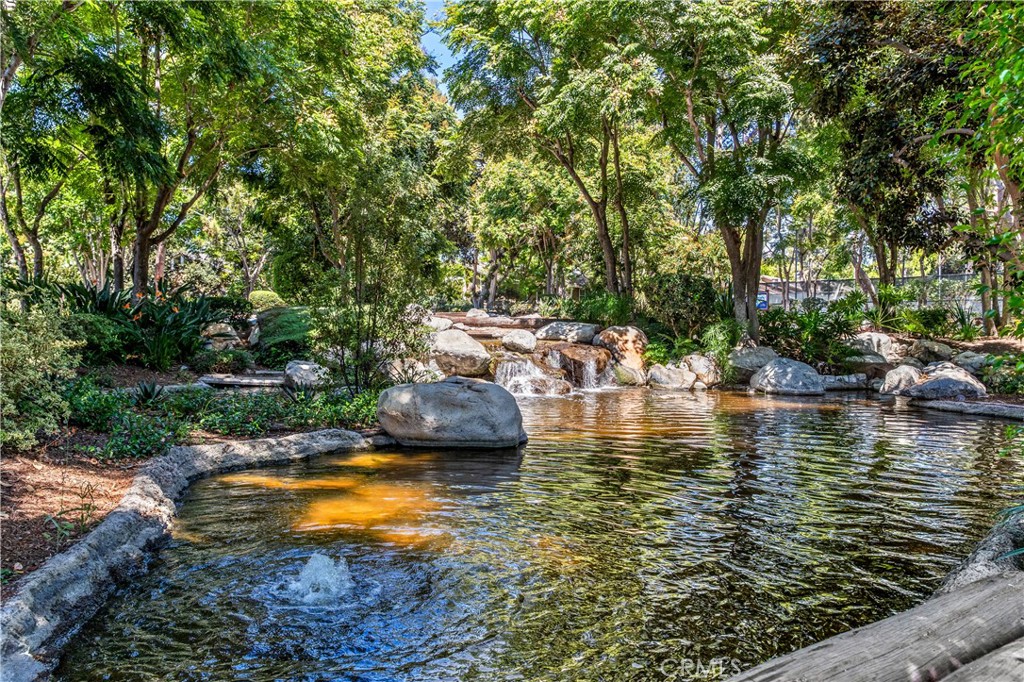 53 Streamwood Property Photo 42