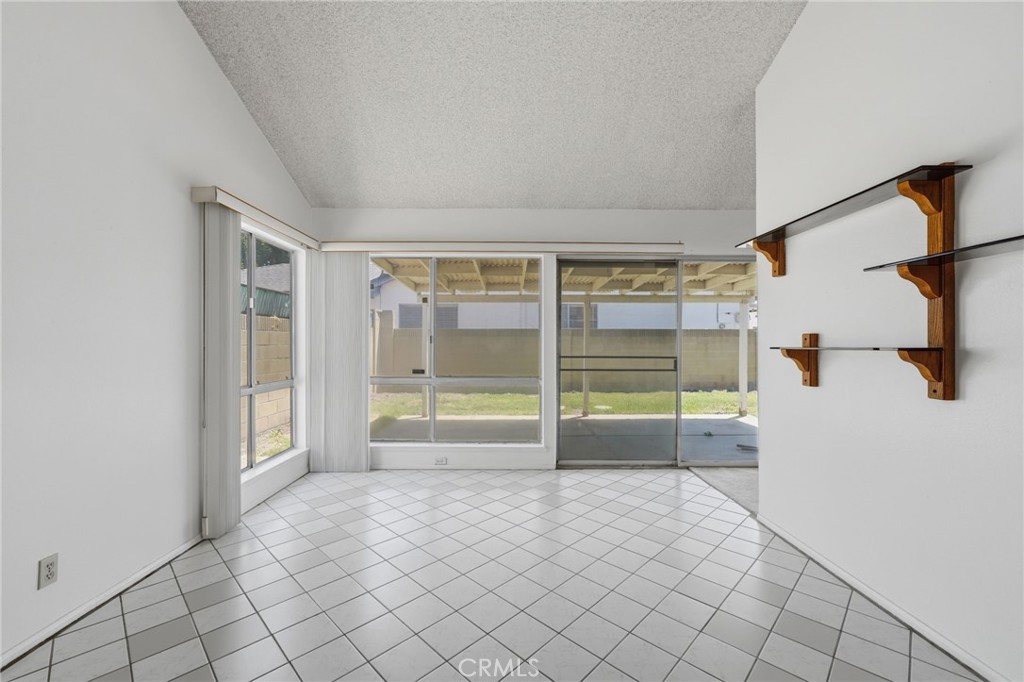 18512 Kamstra Property Photo 10