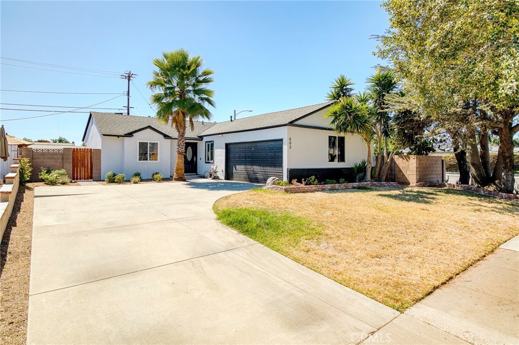 603 S Bronwyn Drive Property Photo 2