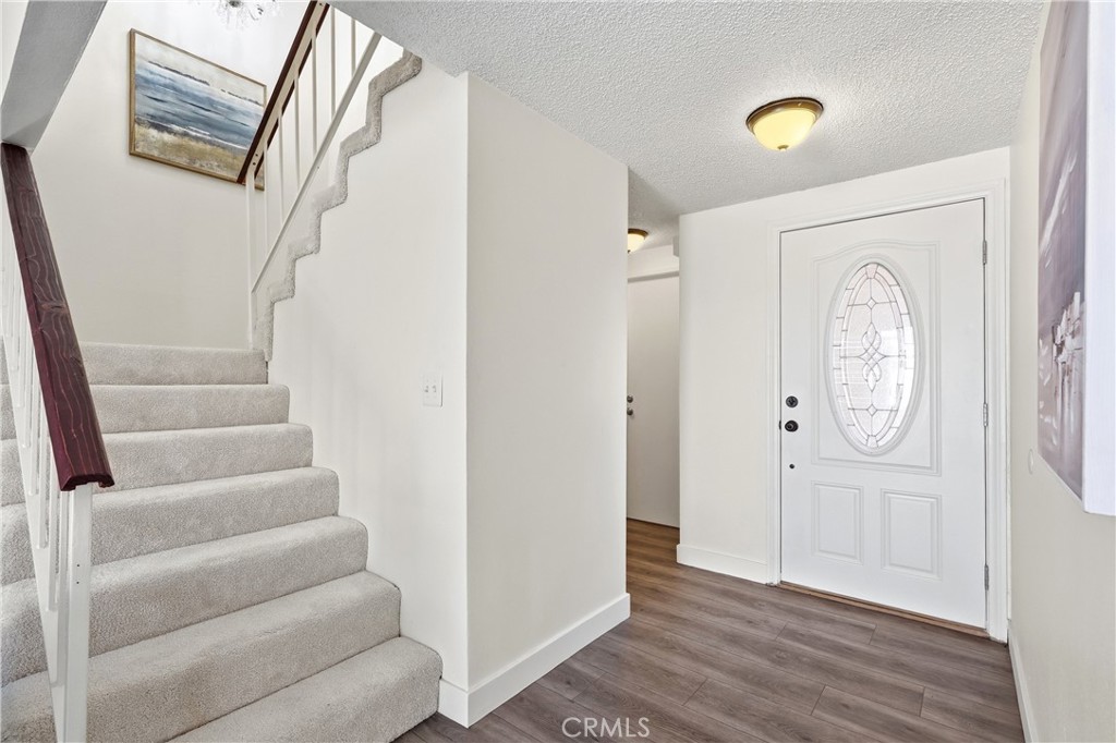 321 W Hermitage Property Photo 6