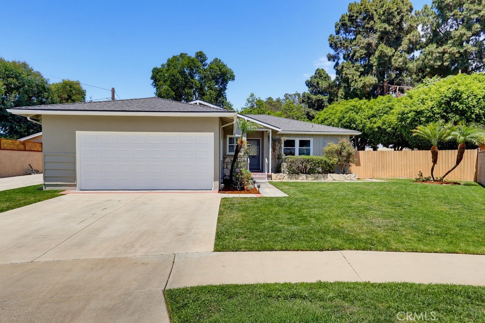 6911 E Septimo Property Photo 2
