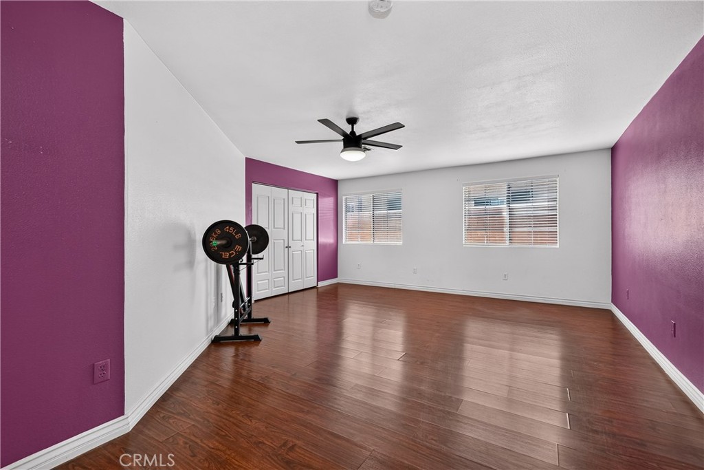 1015 W 5th Property Photo 20