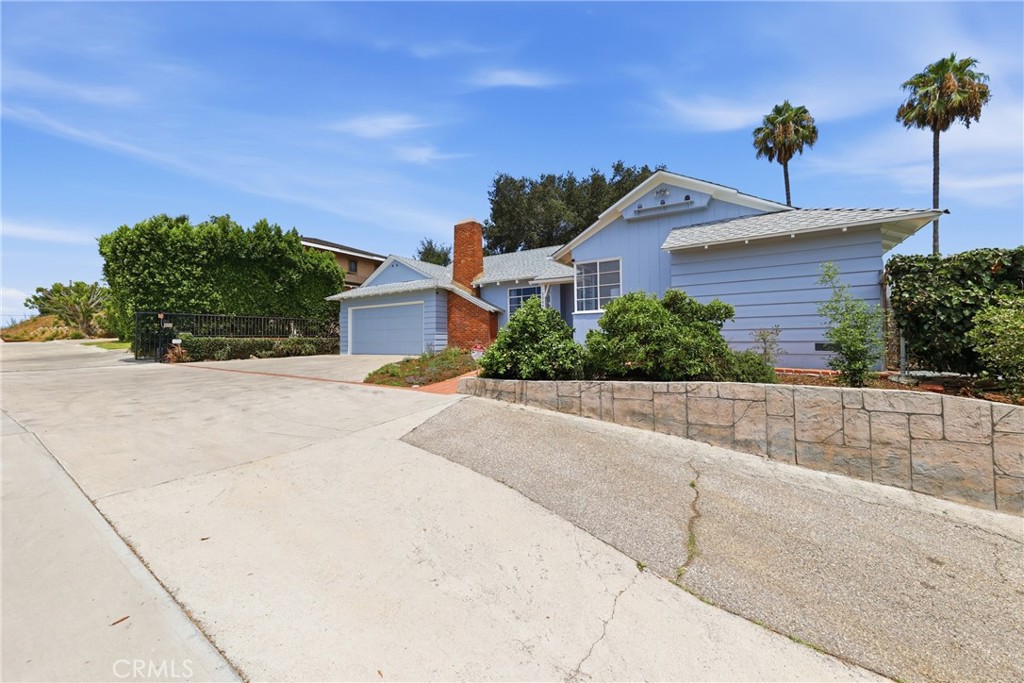 1566 Silverwood Property Photo 4