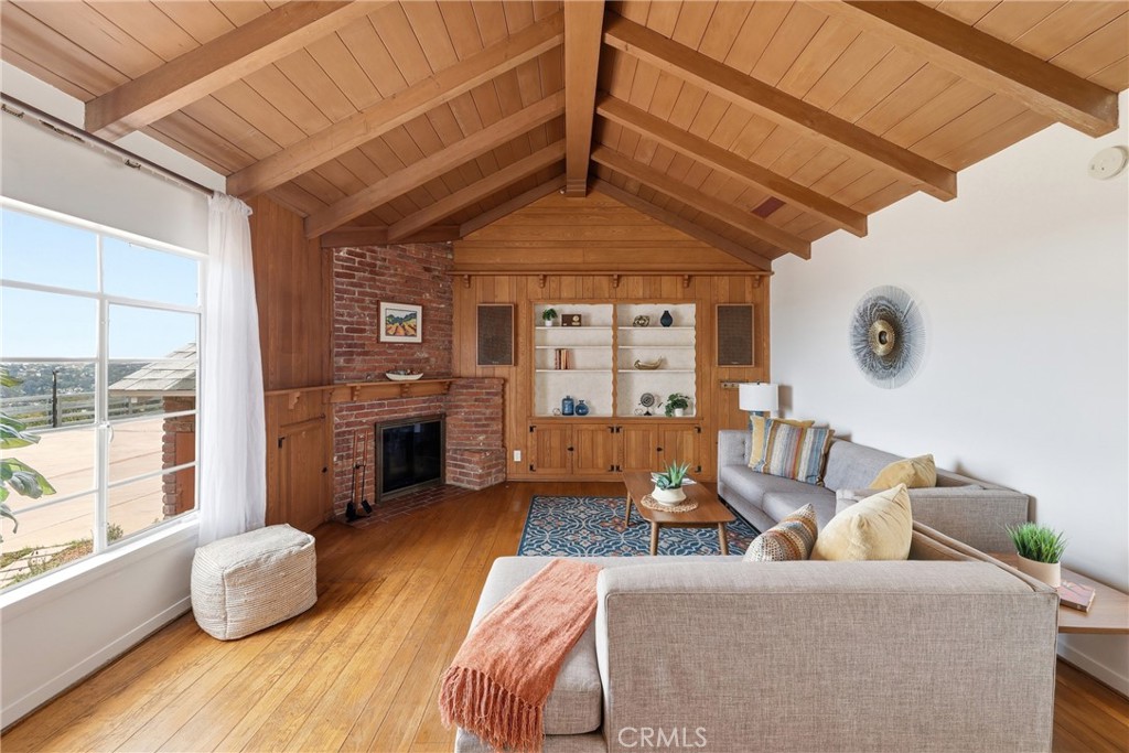 1566 Silverwood Property Photo 12