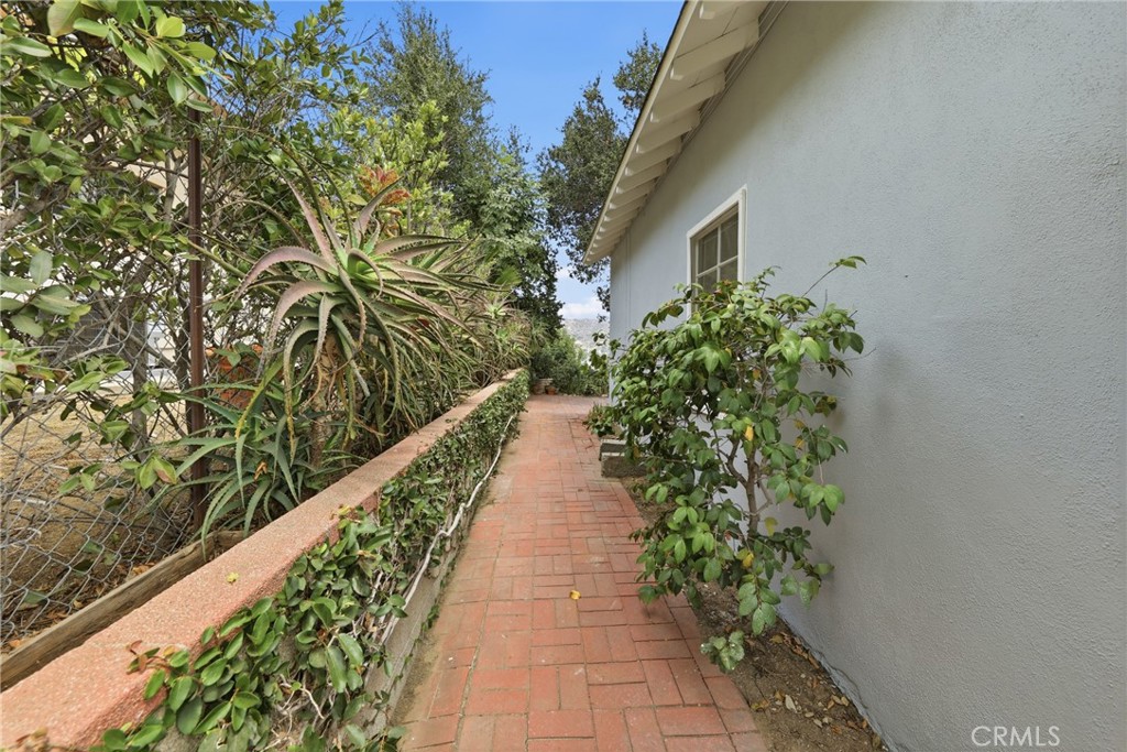 1566 Silverwood Property Photo 40