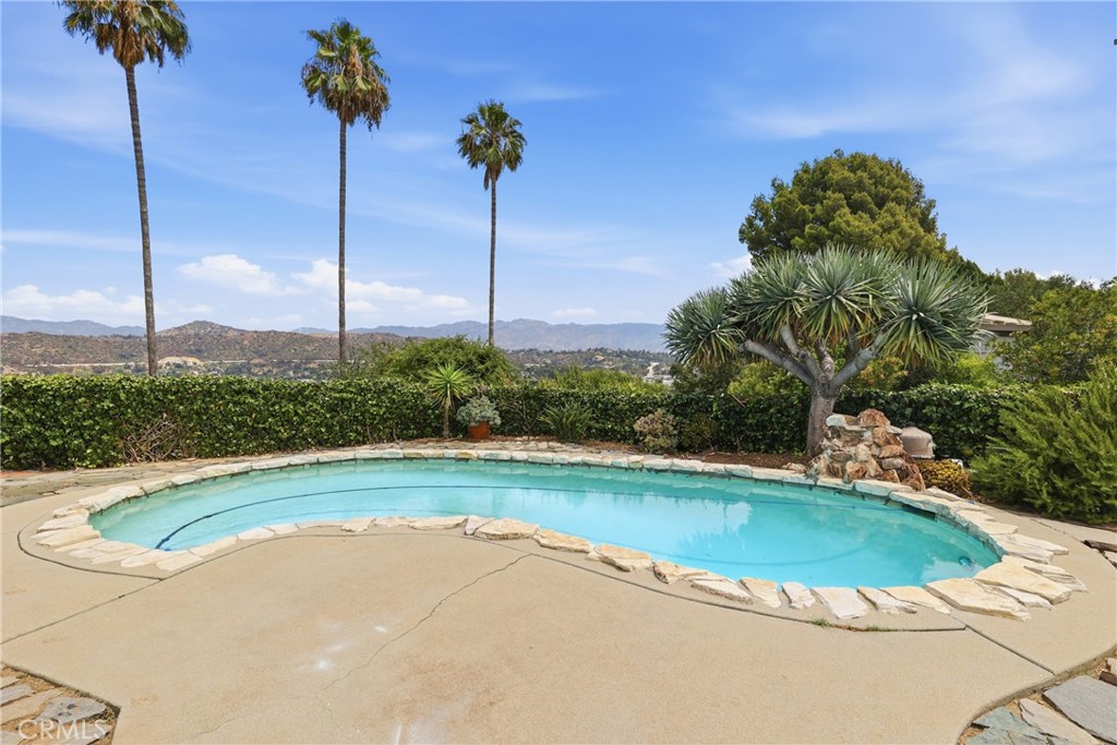 1566 Silverwood Property Photo 49