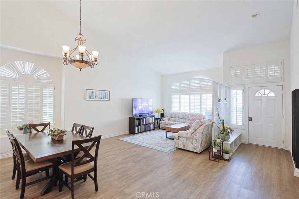 1582 Woodlands Property Photo 3