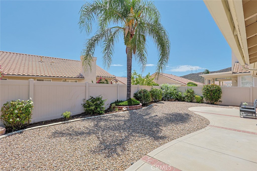 1582 Woodlands Property Photo 25
