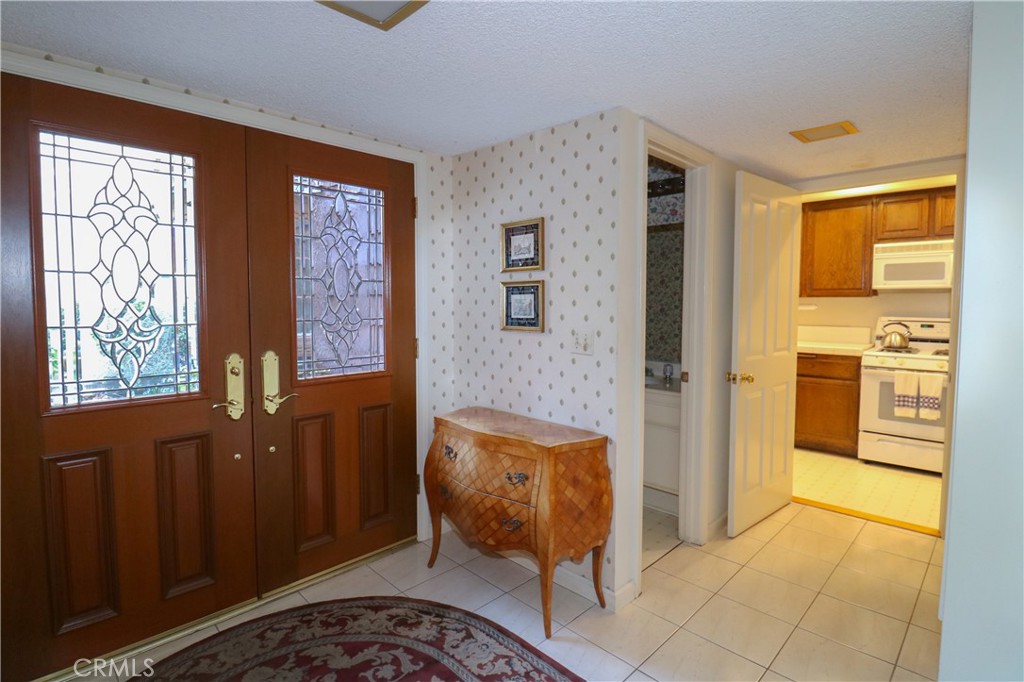 9455 Friendly Woods Property Photo 7