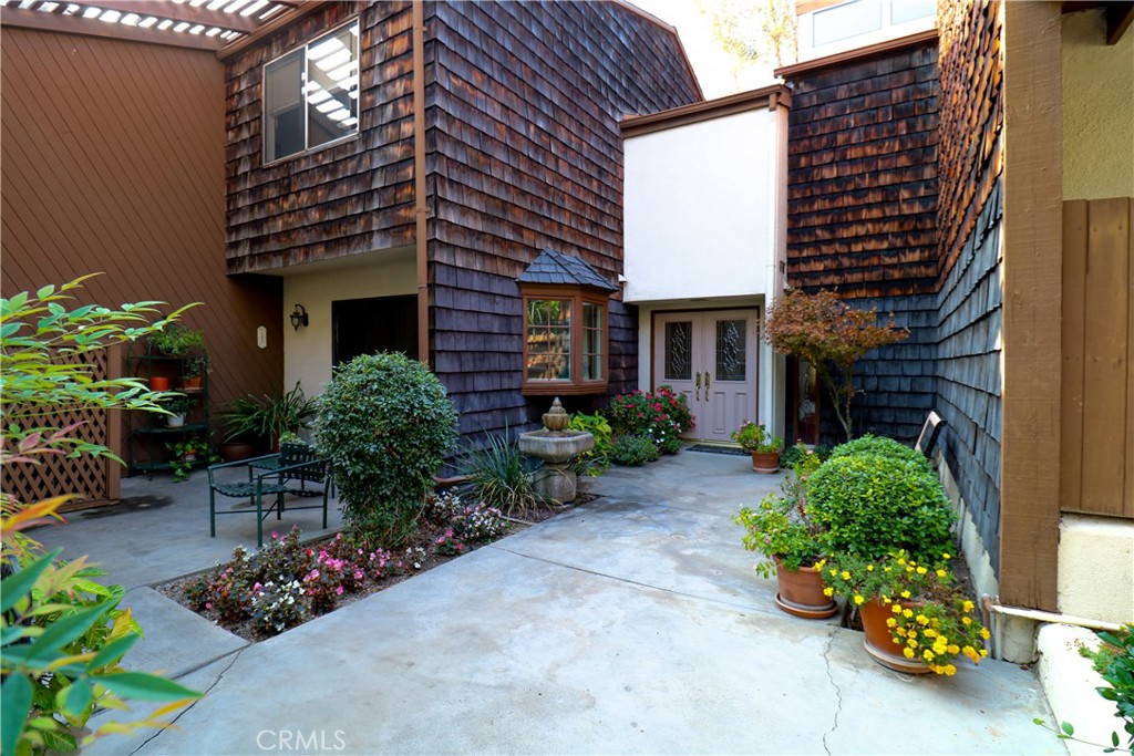9455 Friendly Woods Property Photo 8
