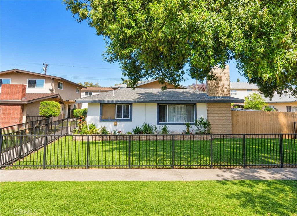 1617 Cedar