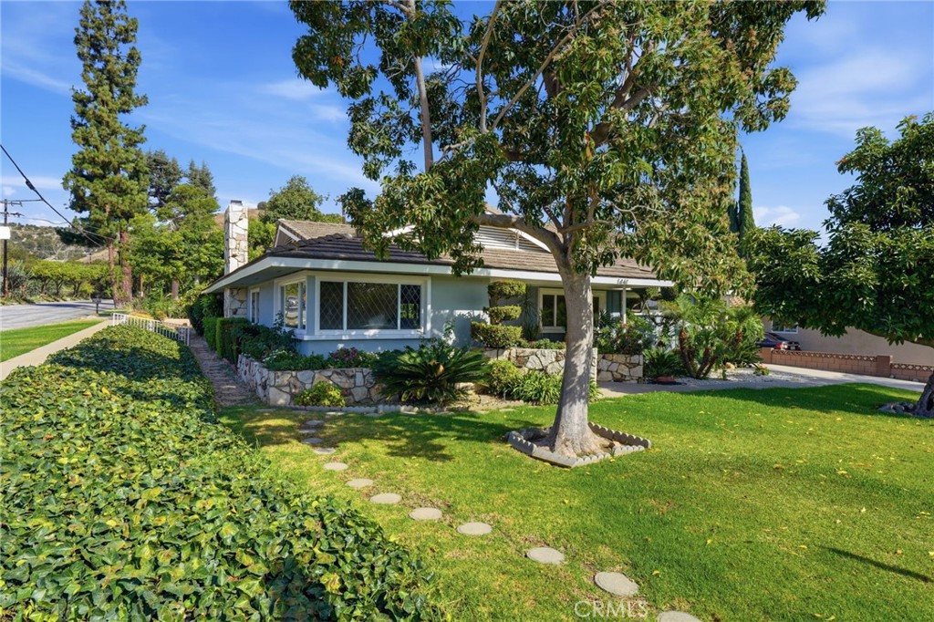 1461 Ameluxen Avenue Property Photo 1