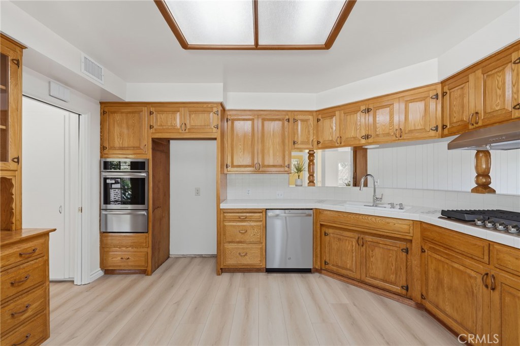 1461 Ameluxen Avenue Property Photo 11