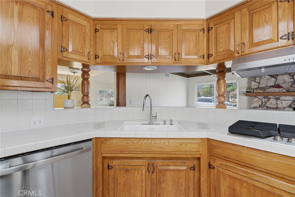 1461 Ameluxen Avenue Property Photo 14