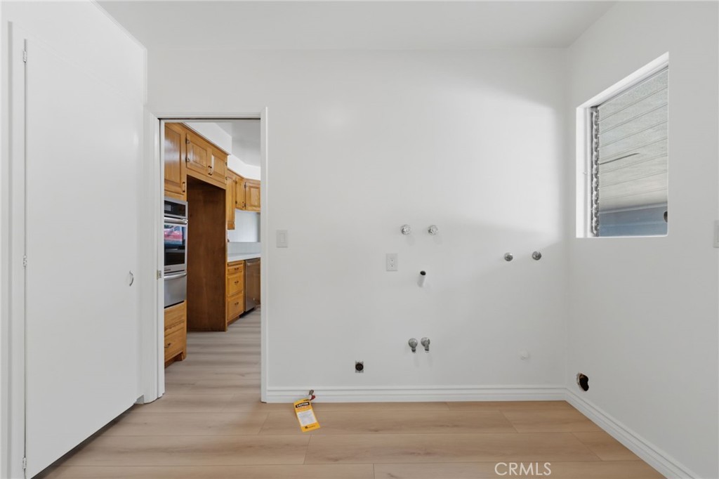 1461 Ameluxen Avenue Property Photo 21