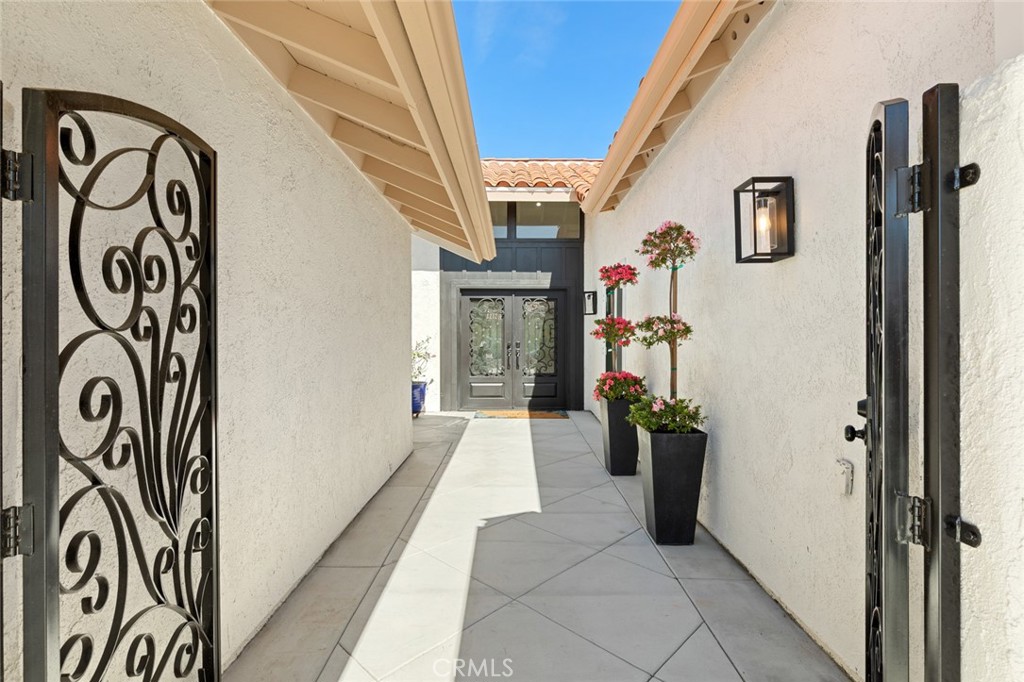 22465 Melida Property Photo 3