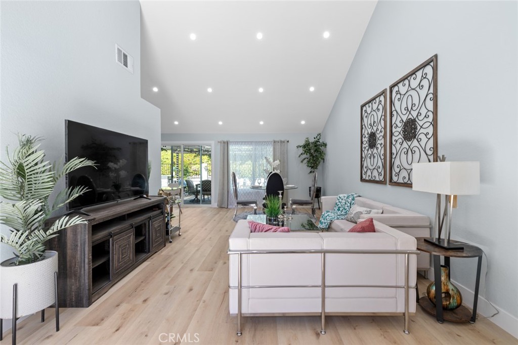 22465 Melida Property Photo 7