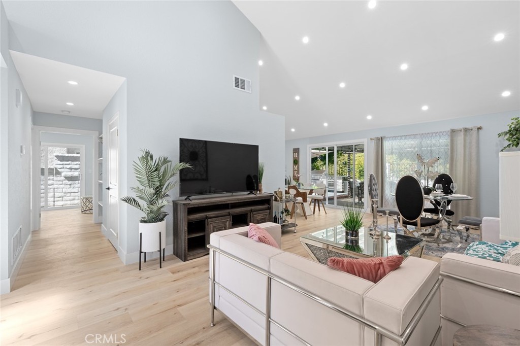 22465 Melida Property Photo 8