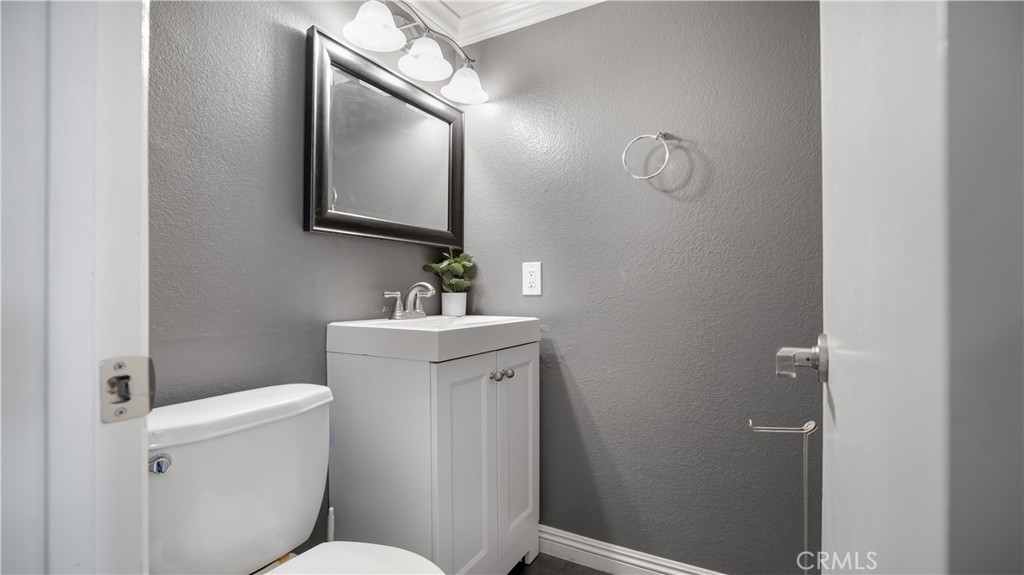 10678 Bell St 13 Property Photo 7