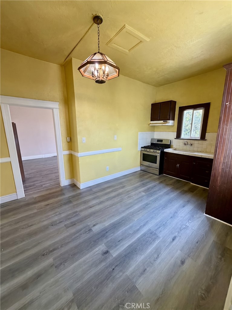 305 S Mott Property Photo 9
