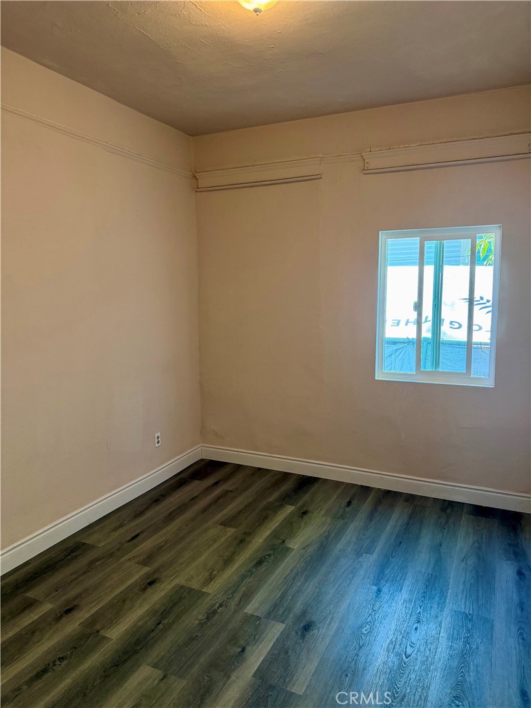 305 S Mott Property Photo 10