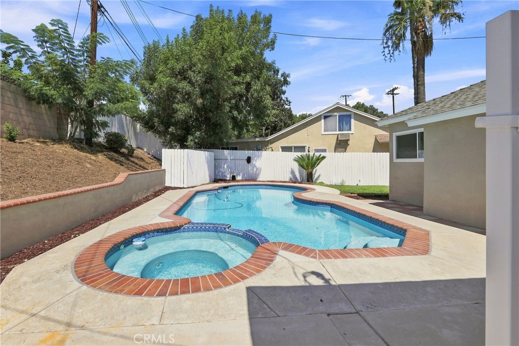 21206 Silver Cloud Property Photo 40