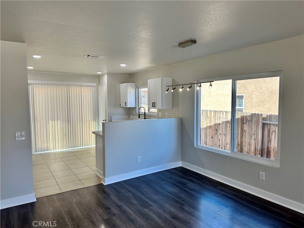 11923 Spring Hill Court Property Photo 5