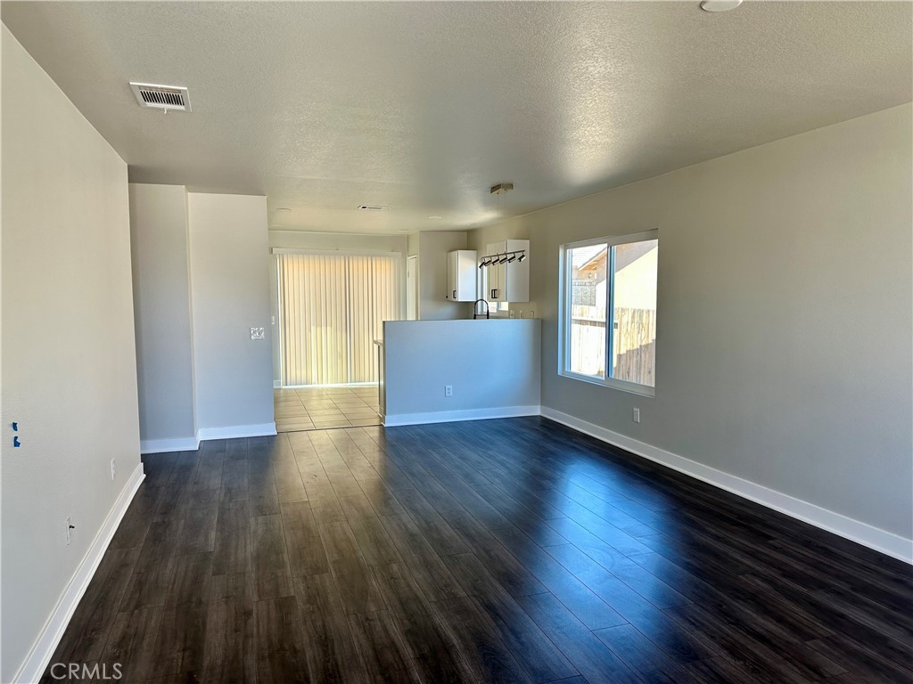 11923 Spring Hill Court Property Photo 6