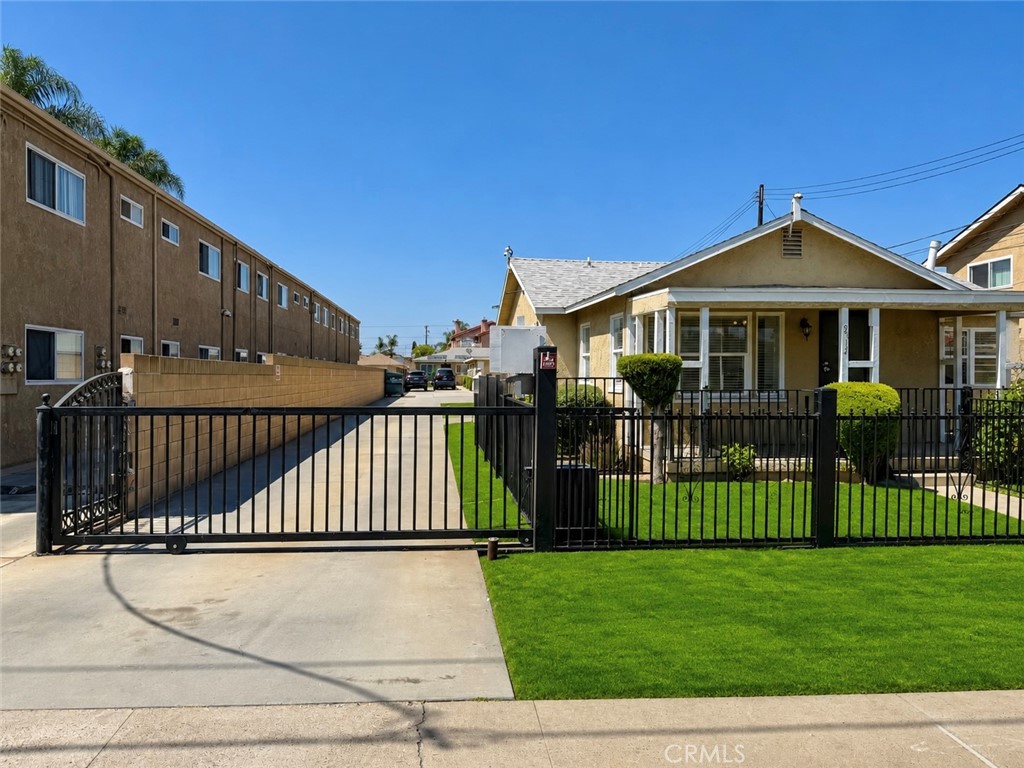 9713 Cedar Property Photo 1
