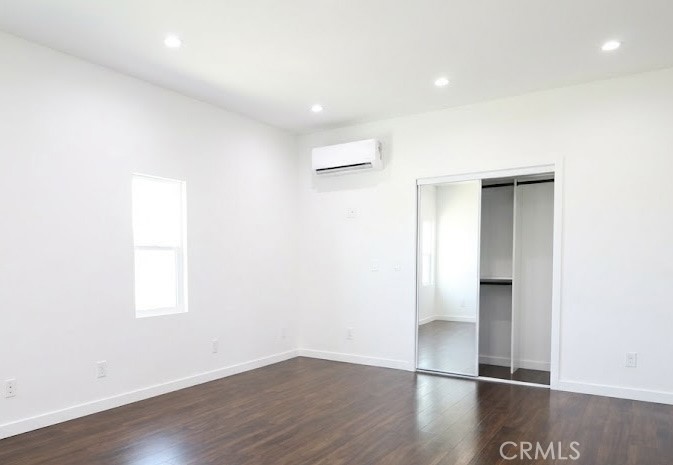 1033 1039 Gladys Ave Property Photo 7