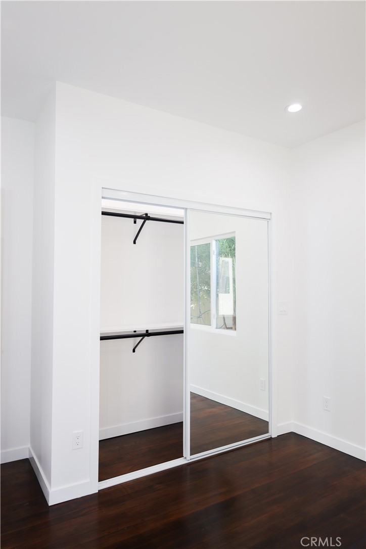 1033 1039 Gladys Ave Property Photo 8