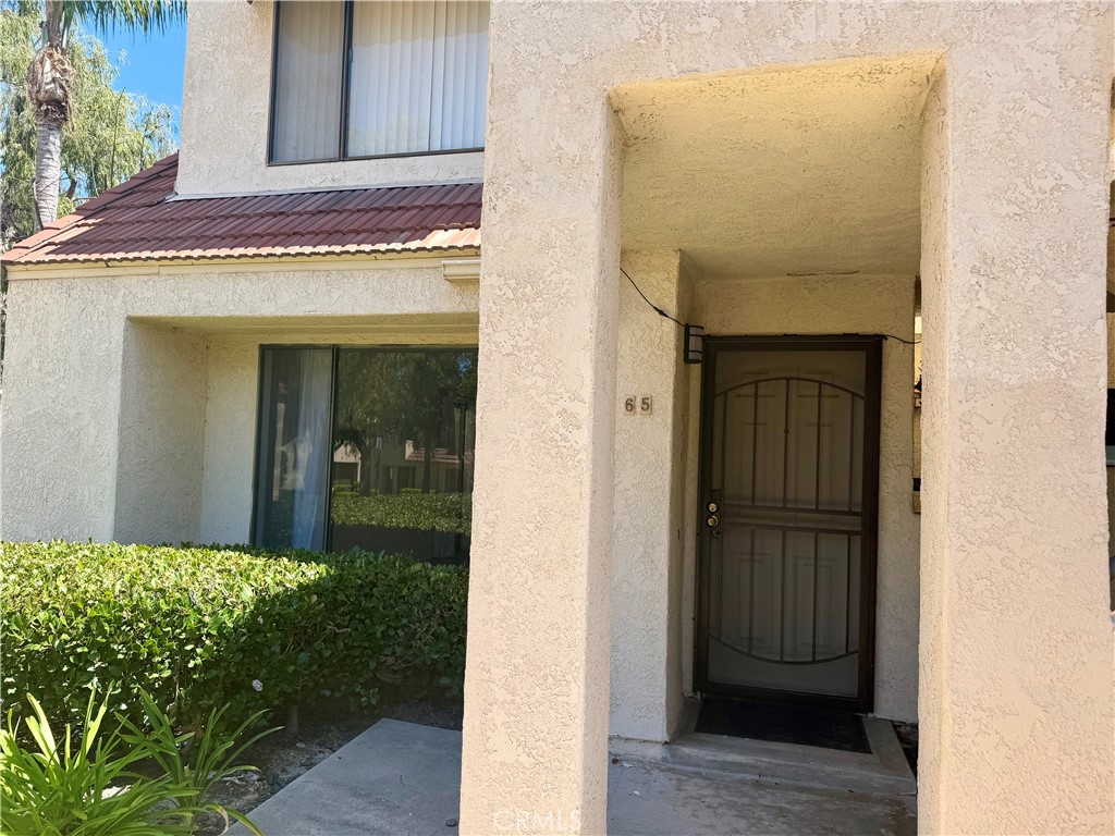 65 Largo Property Photo 1