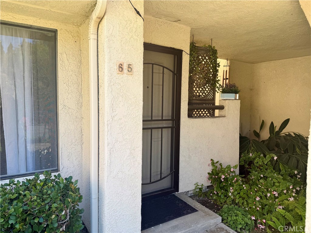 65 Largo Property Photo 3
