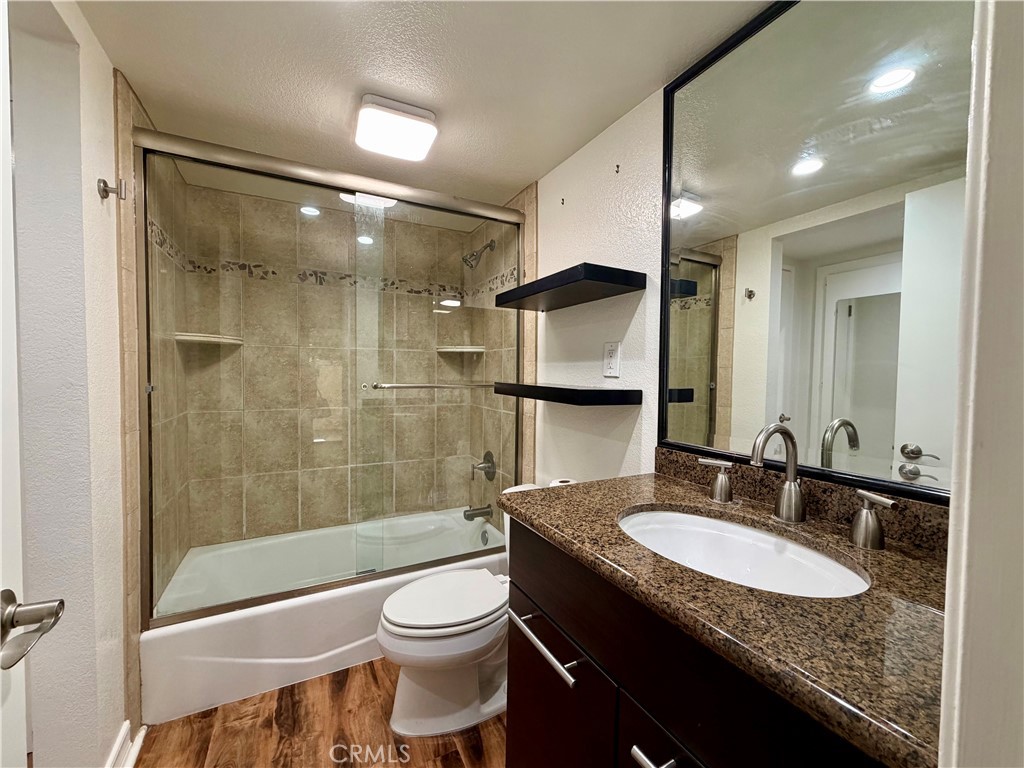 65 Largo Property Photo 10