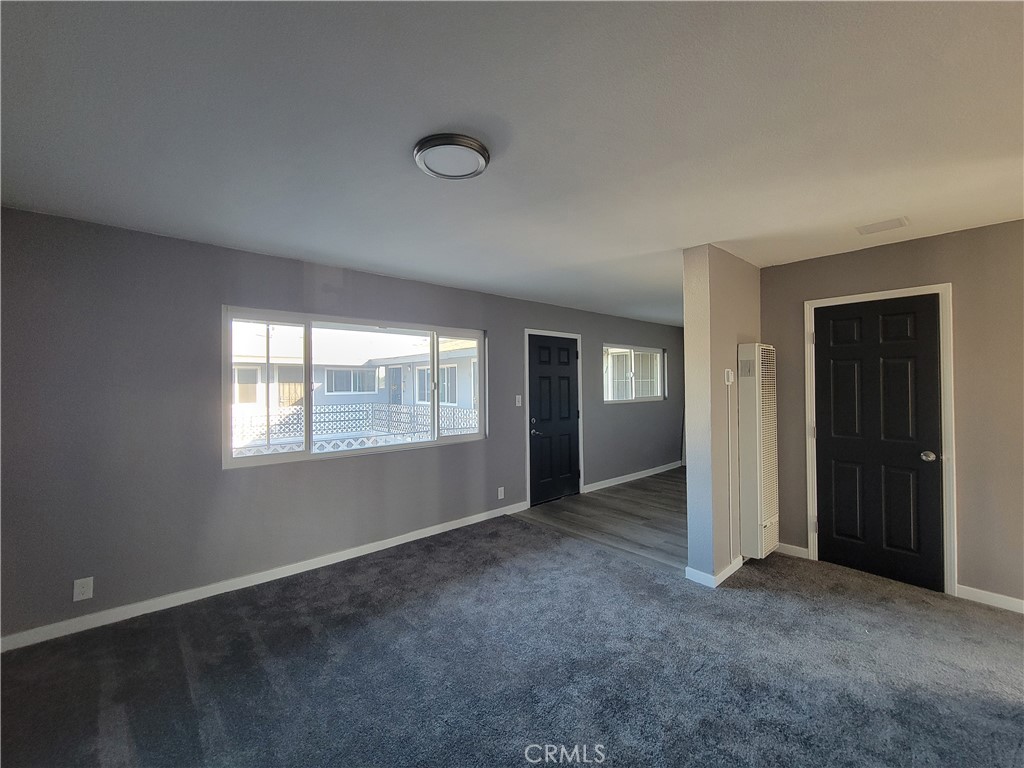 409 E Market Property Photo 1