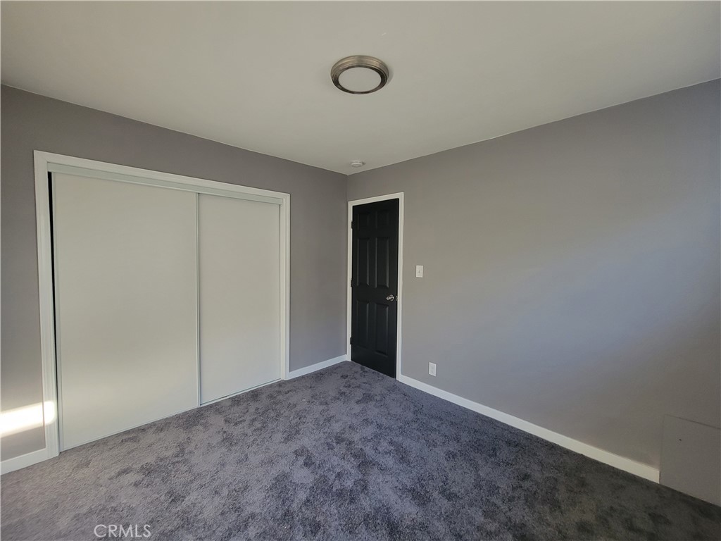 409 E Market Property Photo 7